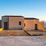 Holiday home Anemelia Foinikion